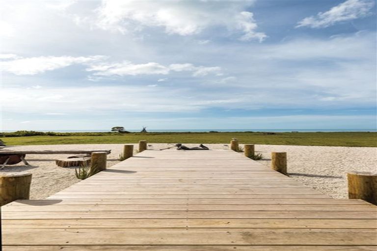 Photo of property in 172 Rarangi Beach Road, Rarangi, Blenheim, 7273