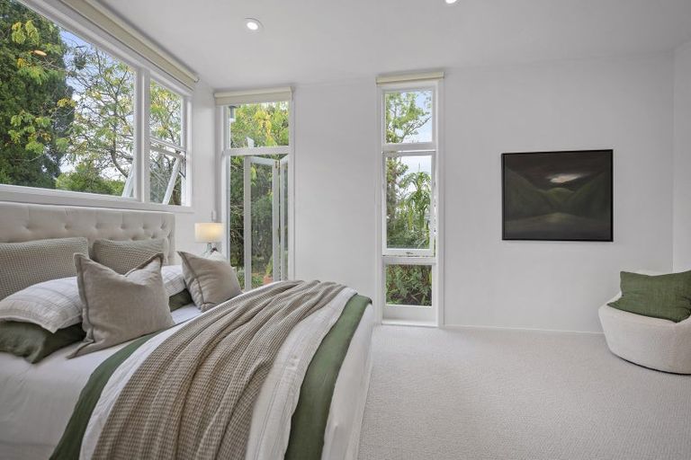 Photo of property in 194 Onewa Road, Birkenhead, Auckland, 0626