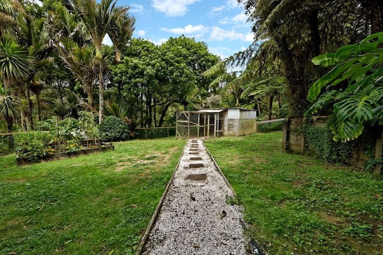 Photo of property in 236 Godley Road, Titirangi, Auckland, 0604