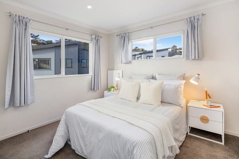 Photo of property in 59 Glanmire Road, Newlands, Wellington, 6037