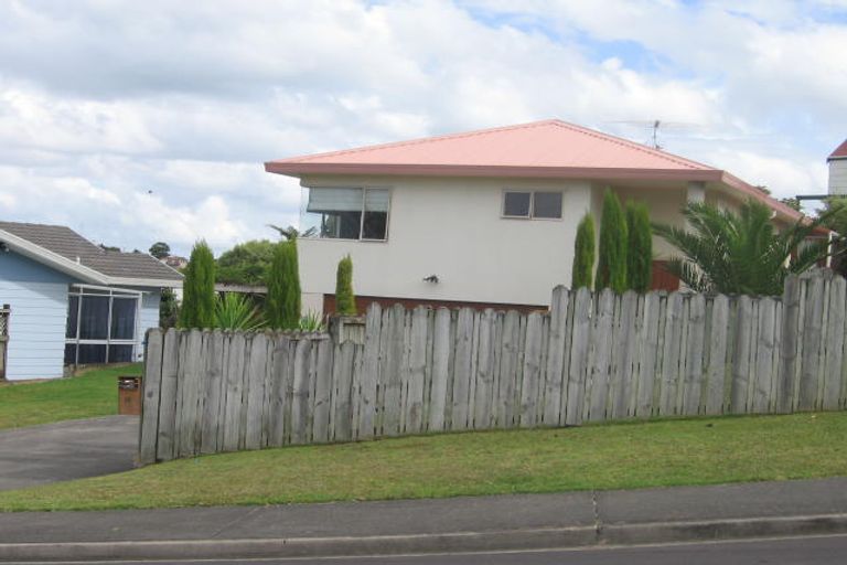 Photo of property in 10 Cassandra Grove, Totara Vale, Auckland, 0629