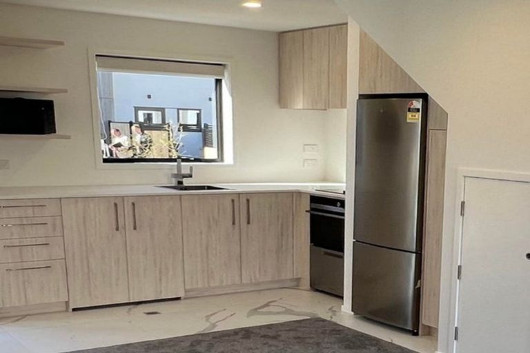 Photo of property in 10/231u Marine Parade, Seatoun, Wellington, 6022