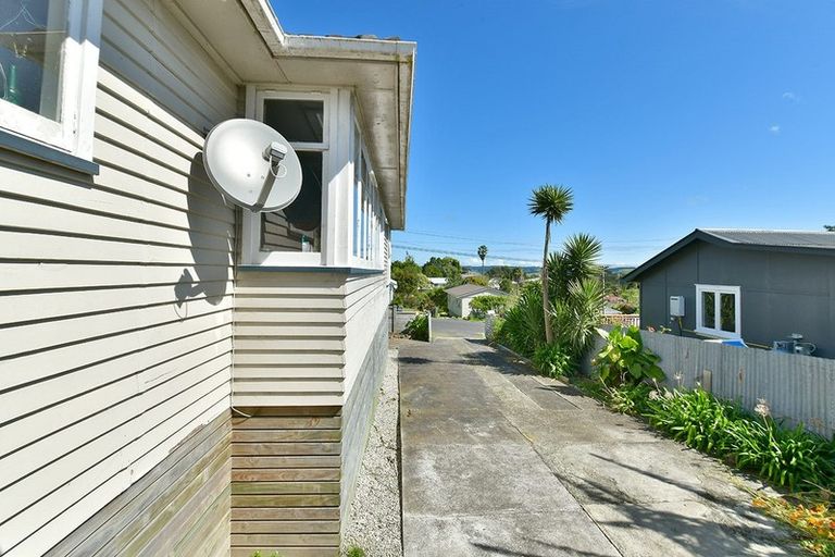Photo of property in 38 Puriri Street, Helensville, 0800