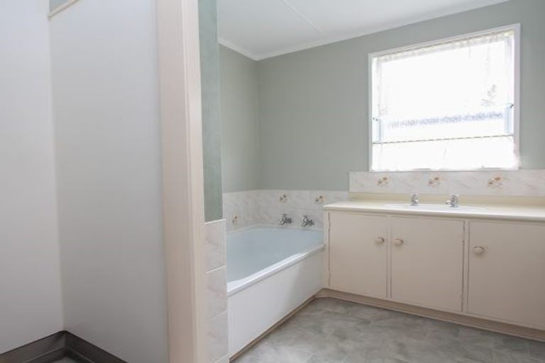 Photo of property in 53b Taylor Street, Cambridge, 3434