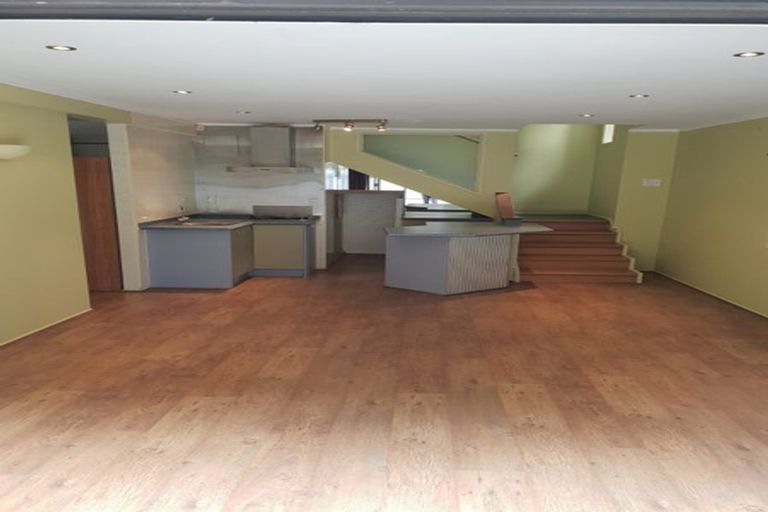 Photo of property in 6 Deodar Place, Totara Heights, Auckland, 2105