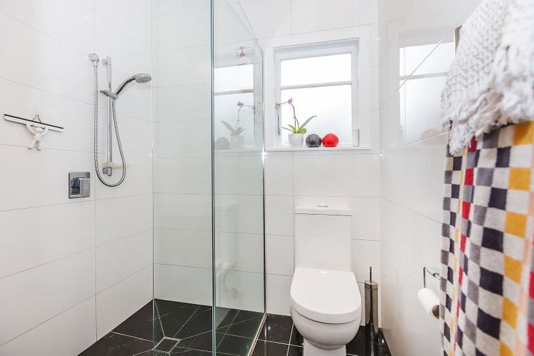 Photo of property in 353 Karori Road, Karori, Wellington, 6012