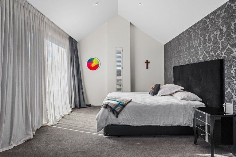 Photo of property in 7 Helmores Lane, Merivale, Christchurch, 8014