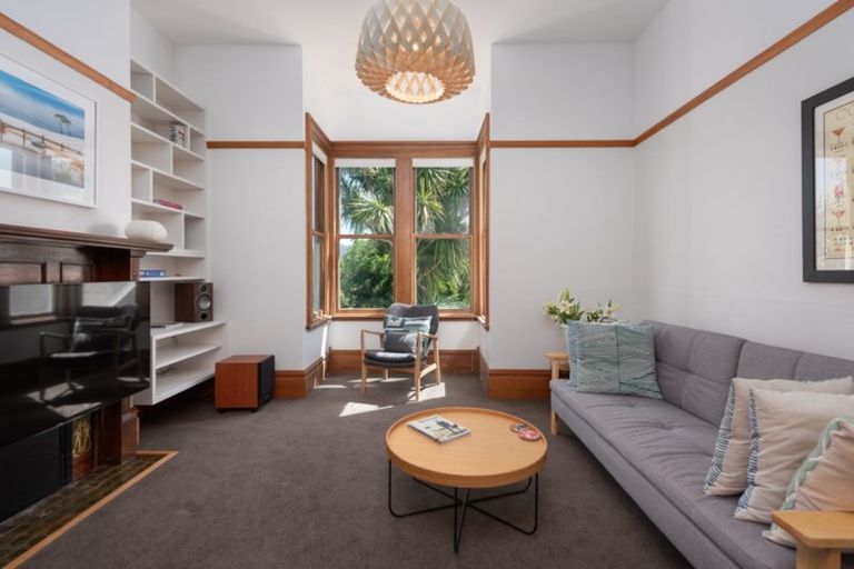 Photo of property in 82 Creswick Terrace, Northland, Wellington, 6012