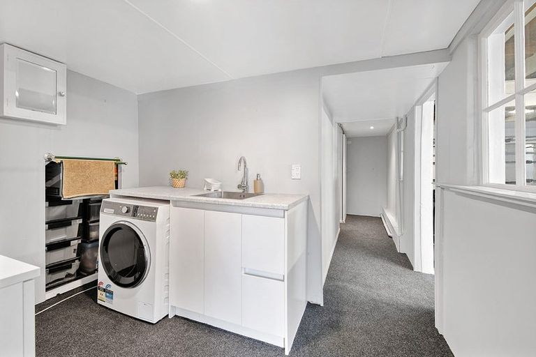 Photo of property in 33 Garfield Road, Helensville, 0800