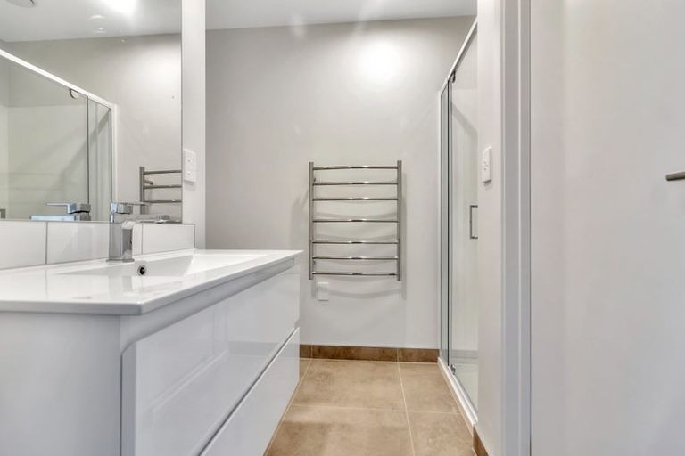 Photo of property in 7/3234 Great North Road, New Lynn, Auckland, 0600