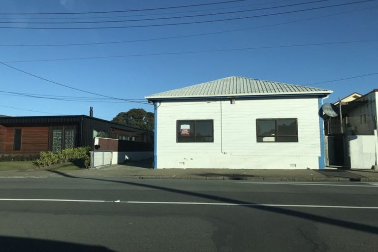 Photo of property in 17 Rua Street, Lyall Bay, Wellington, 6022