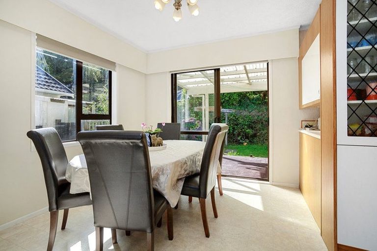 Photo of property in 6 Zande Terrace, Tawa, Wellington, 5028