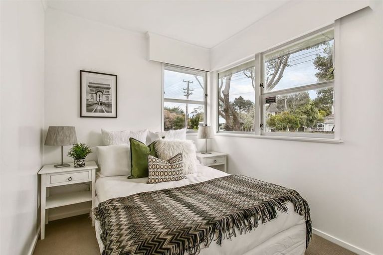 Photo of property in 29 Woodside Road, Massey, Auckland, 0614