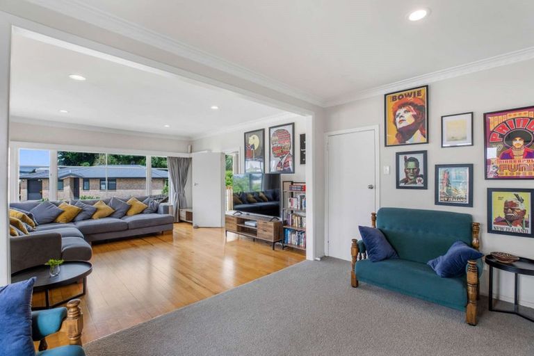 Photo of property in 3 Trosk Place, Waiuku, 2123