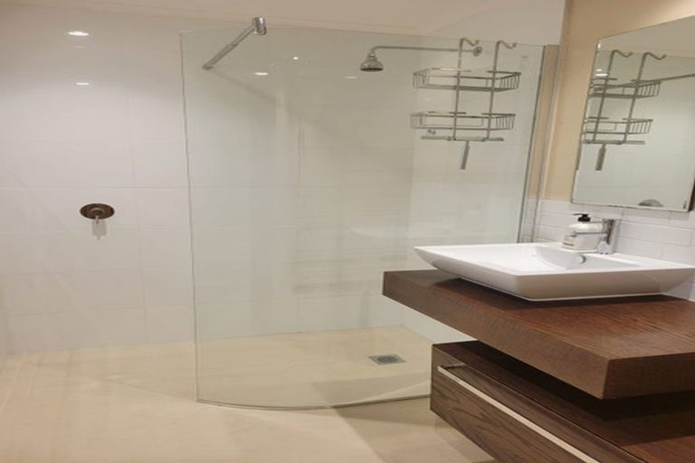 Photo of property in 25 Mcclintock Road, Massey, Auckland, 0614