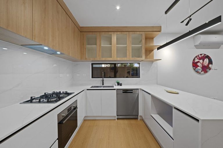 Photo of property in 23b Wanaka Place, Pakuranga Heights, Auckland, 2010