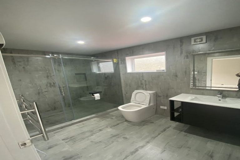 Photo of property in 39b Valley Road, Glenfield, Auckland, 0629