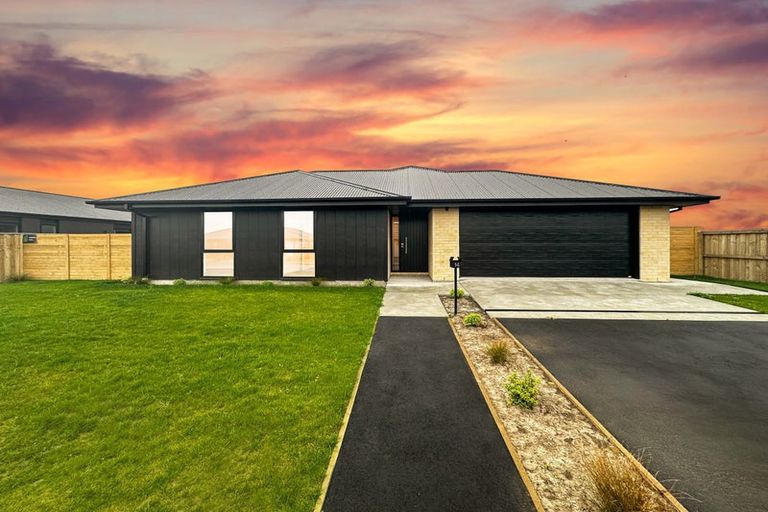 Photo of property in 14 Nirmal Way, Rolleston, 7614