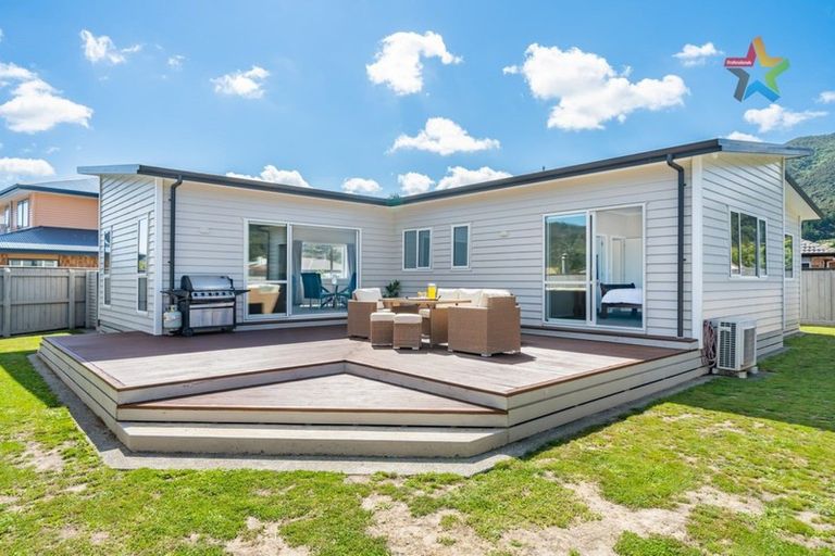 Photo of property in 14 Fraser Colman Grove, Wainuiomata, Lower Hutt, 5014