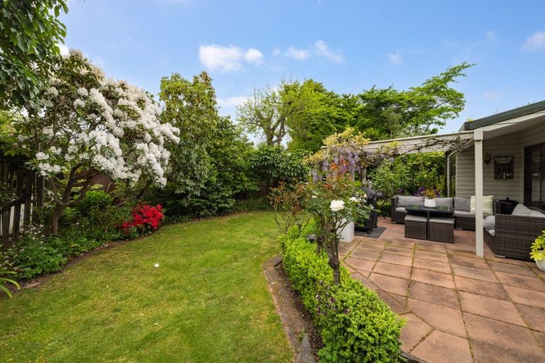 Photo of property in 37b Highland Place, Avonhead, Christchurch, 8042