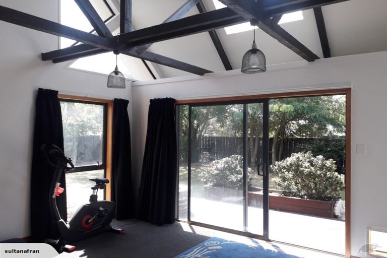 Photo of property in 5a Seneca Place, Burwood, Christchurch, 8083