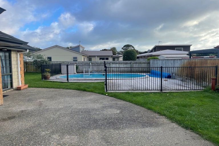 Photo of property in 12 Gandalf Crescent, Paraparaumu, 5032