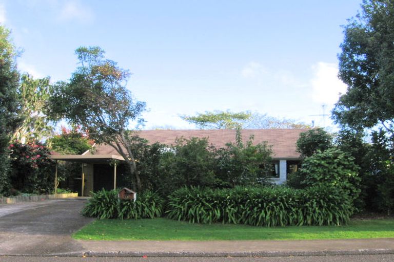 Photo of property in 12 Kowhai Grove, Waikanae, 5036