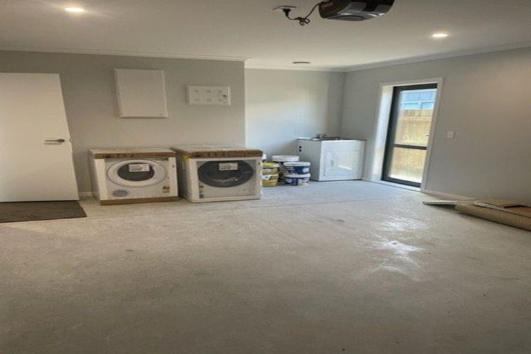 Photo of property in 24 Koru Loop, Paraparaumu, 5032