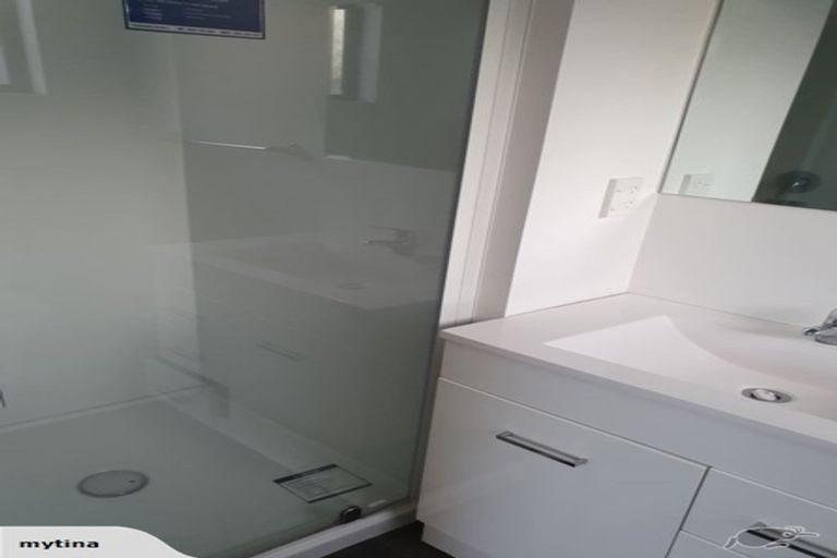 Photo of property in 46 Exeter Crescent, Takaro, Palmerston North, 4412