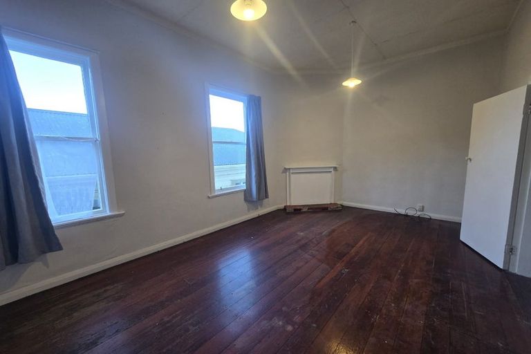 Photo of property in 92 Rolleston Street, Mount Cook, Wellington, 6021