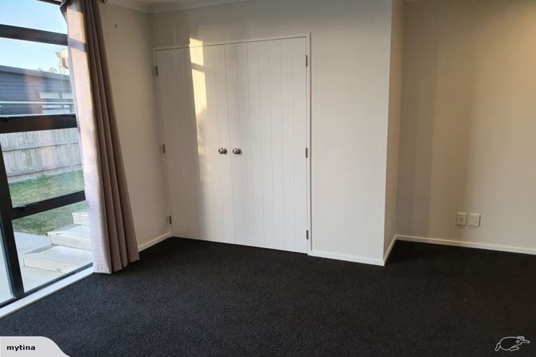 Photo of property in 46 Exeter Crescent, Takaro, Palmerston North, 4412