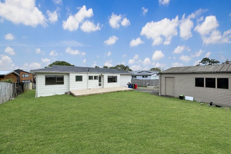 Photo of property in 38 Fitzherbert Avenue, West Harbour, Auckland, 0618