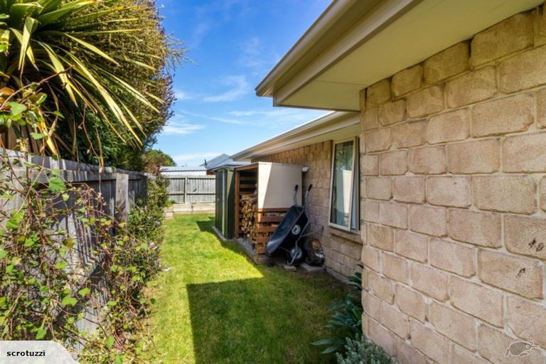 Photo of property in 16 Marlowe Place, Rolleston, 7614