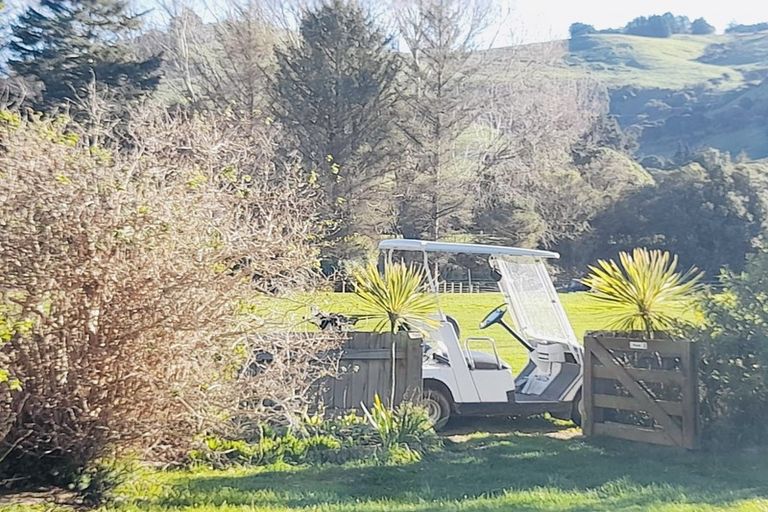 Photo of property in 37 Pawsons Valley Road, Duvauchelle, 7581