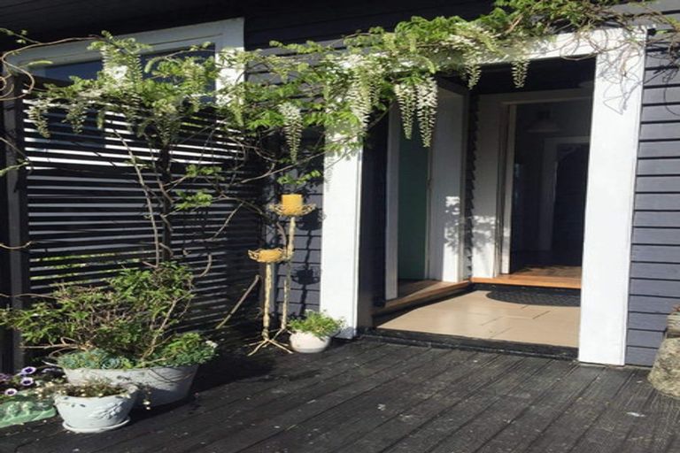 Photo of property in 25 Cobden Street, Westport, 7825