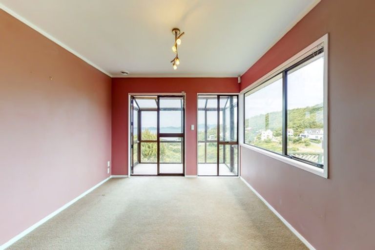 Photo of property in 12 Jasmine Grove, Maungaraki, Lower Hutt, 5010