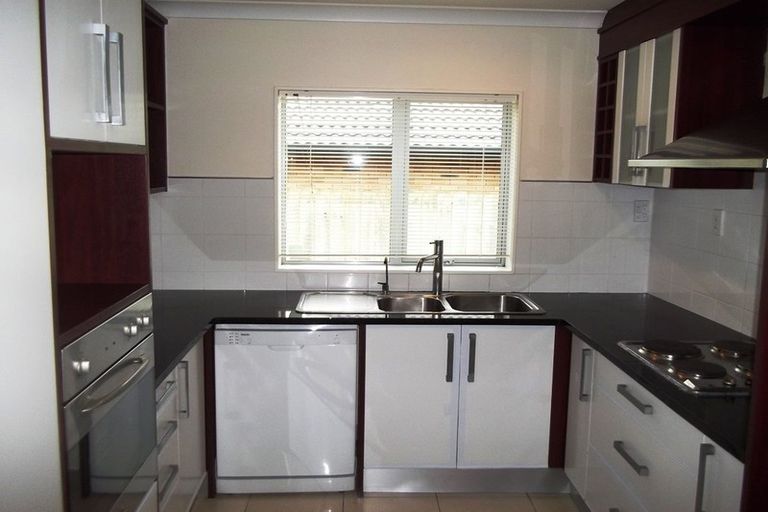 Photo of property in 10 Andrusha Place, Flat Bush, Auckland, 2019