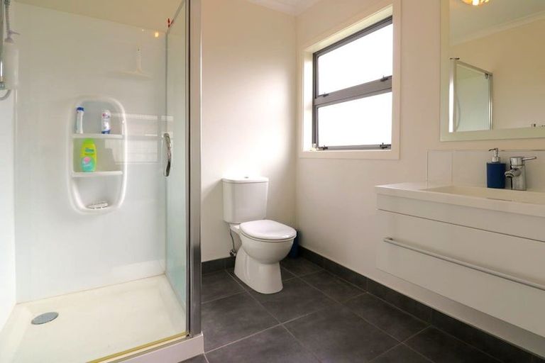 Photo of property in 1 Medallion Court, Kelvin Grove, Palmerston North, 4414