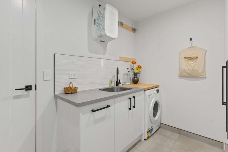 Photo of property in 1 Claw Place, Rolleston, 7615