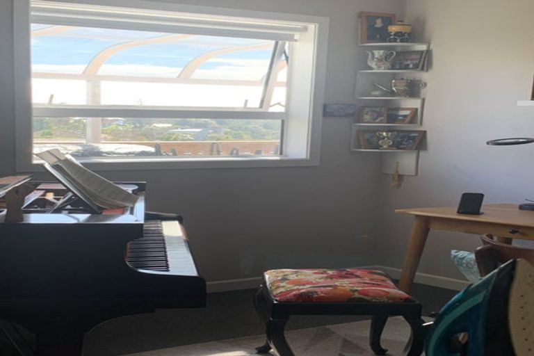 Photo of property in 2 Zion Road, Birkenhead, Auckland, 0626
