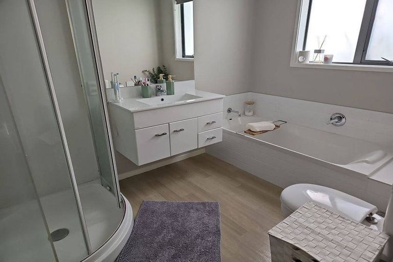 Photo of property in 5 Deptford Lane, Whitby, Porirua, 5024