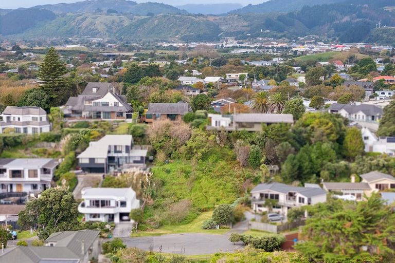 Photo of property in 19 Groves Road, Raumati Beach, Paraparaumu, 5032
