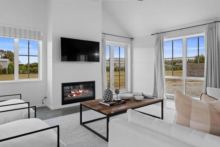 Photo of property in 9 Copper Beach Road, Woodend, 7691