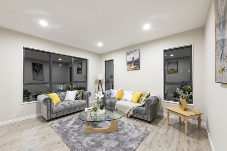 Photo of property in 67 Drumbuoy Drive, Flat Bush, Auckland, 2019