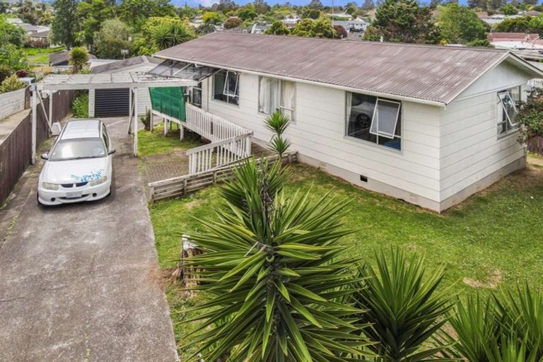 Photo of property in 21 Ngatira Place, Clendon Park, Auckland, 2103