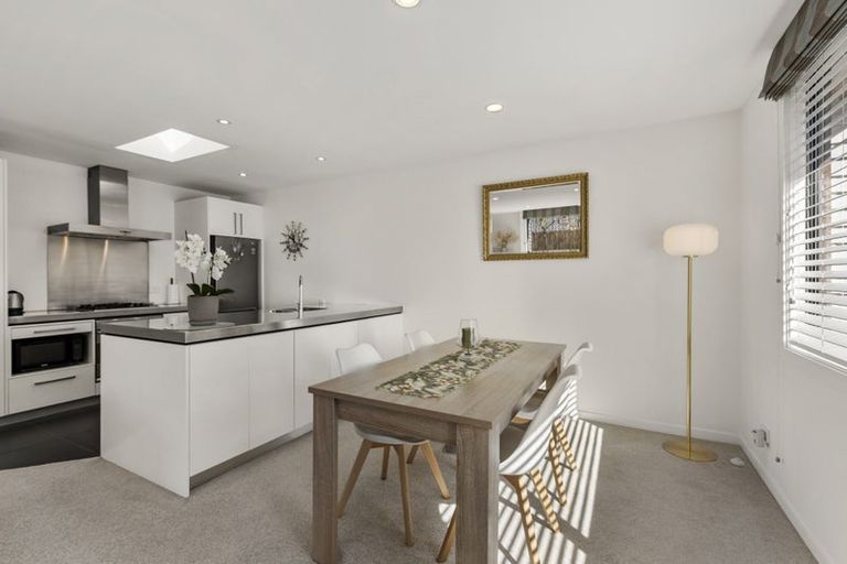 Photo of property in 35a Ngaio Road, Kelburn, Wellington, 6012