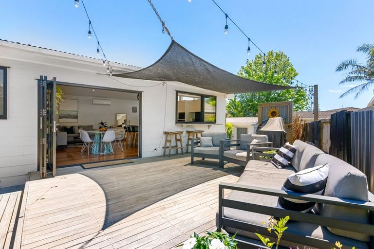 Photo of property in 30 Fairdale Place, Birkdale, Auckland, 0626