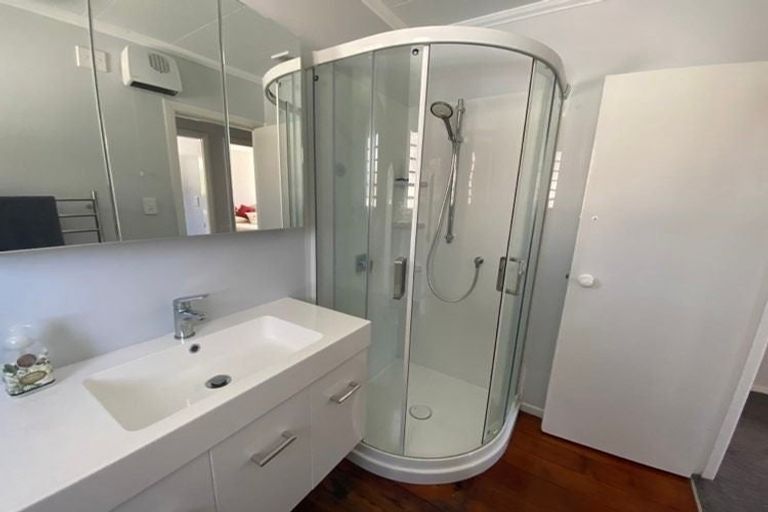 Photo of property in 20b Martin Road, Manurewa, Auckland, 2102