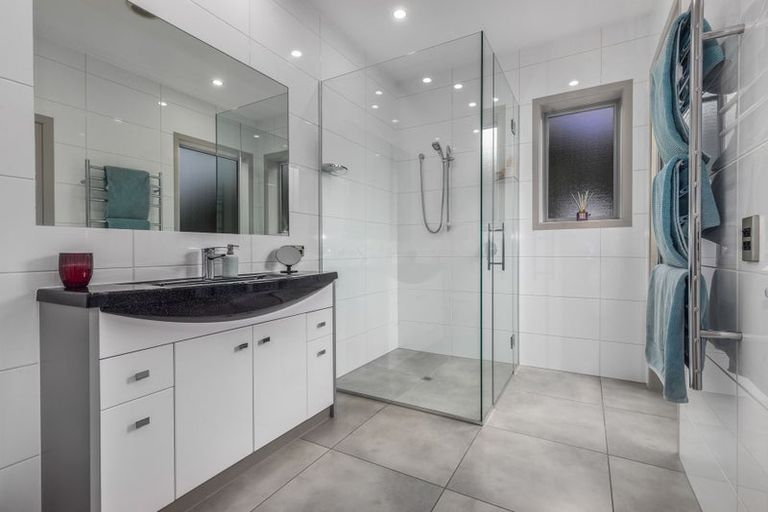 Photo of property in 75b Paremata Haywards Road, Pauatahanui, Porirua, 5381