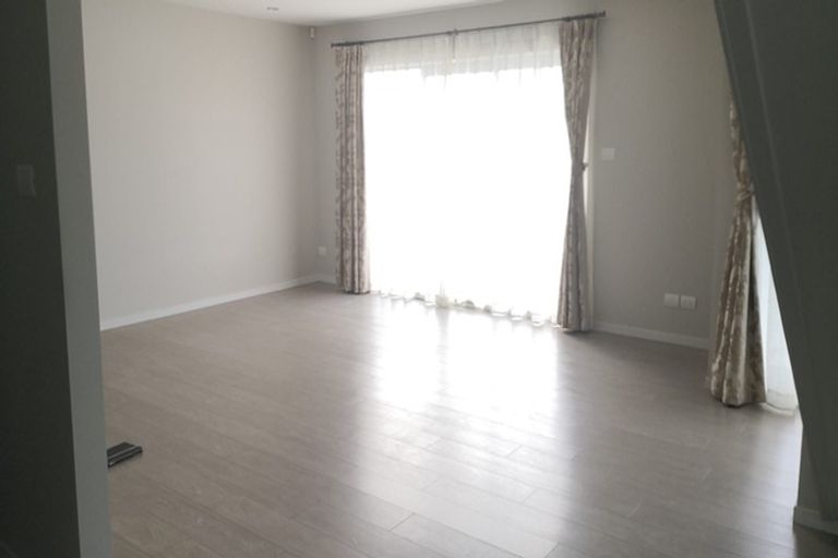 Photo of property in 17a Richard Avenue, Bucklands Beach, Auckland, 2014